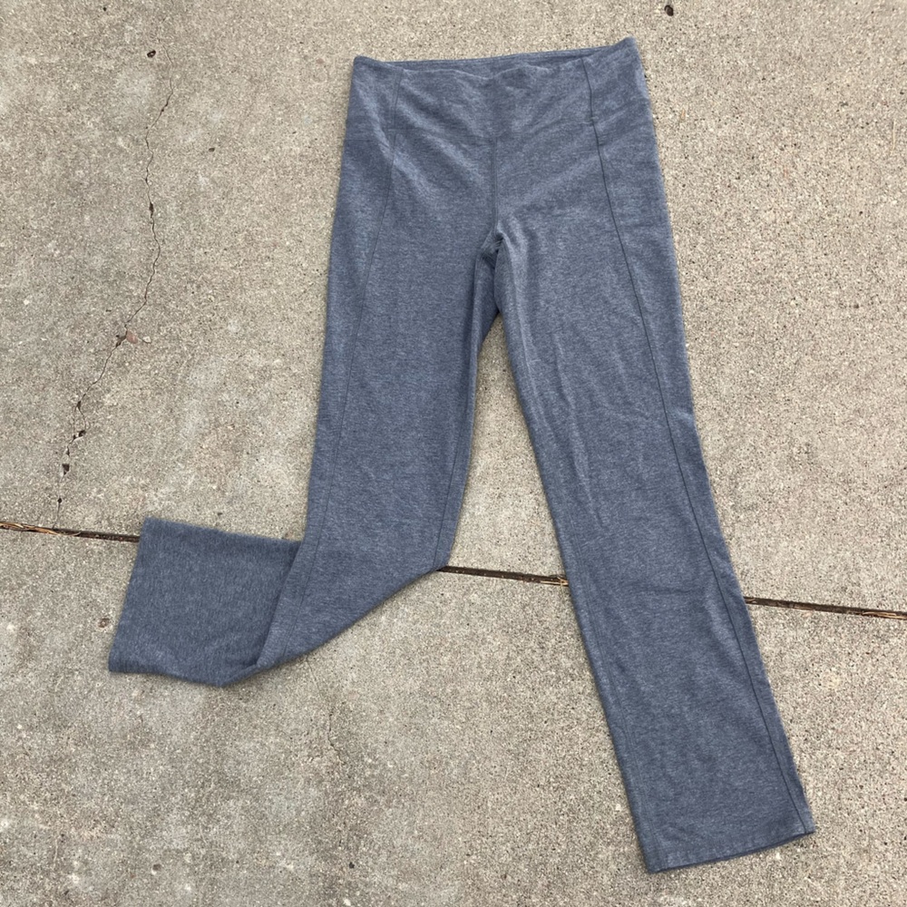 Cute yoga pants, gray flare leg super comfy Lounge wear Worn only once or twice
